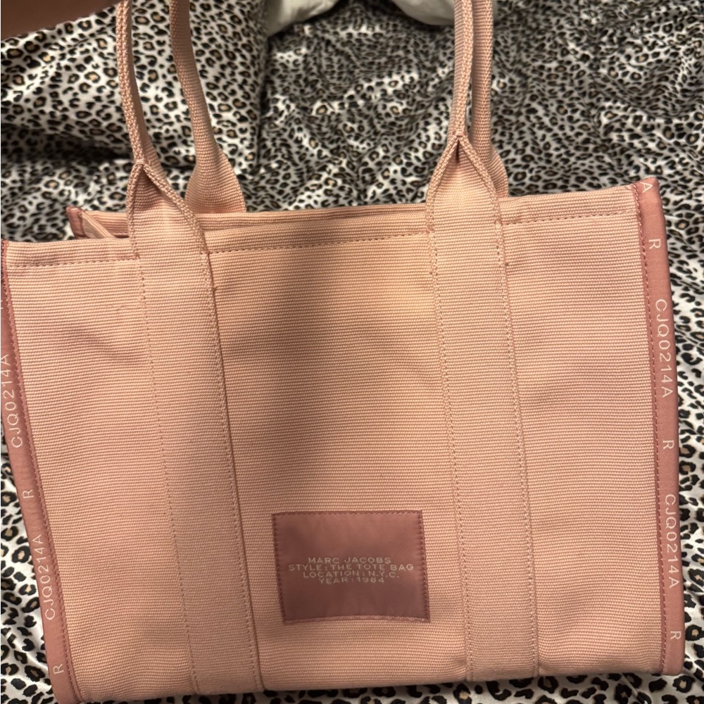 Marc Jacobs Pink Canvas 'The Tote Bag' - Picture 2 of 4
